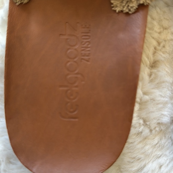 Feelgoodz ‘Zensole’ Aztec woven fringe flip flop - Picture 3 of 6